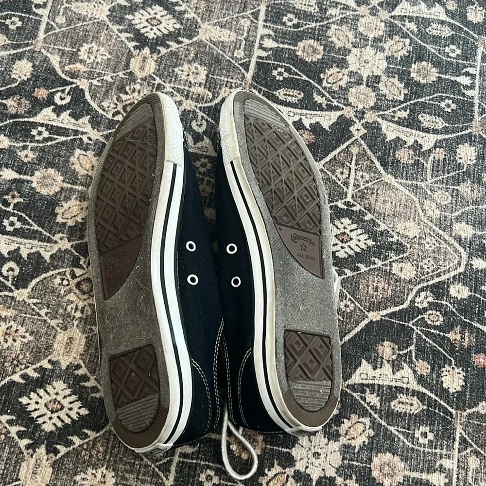 Converse - Picture 2 of 3